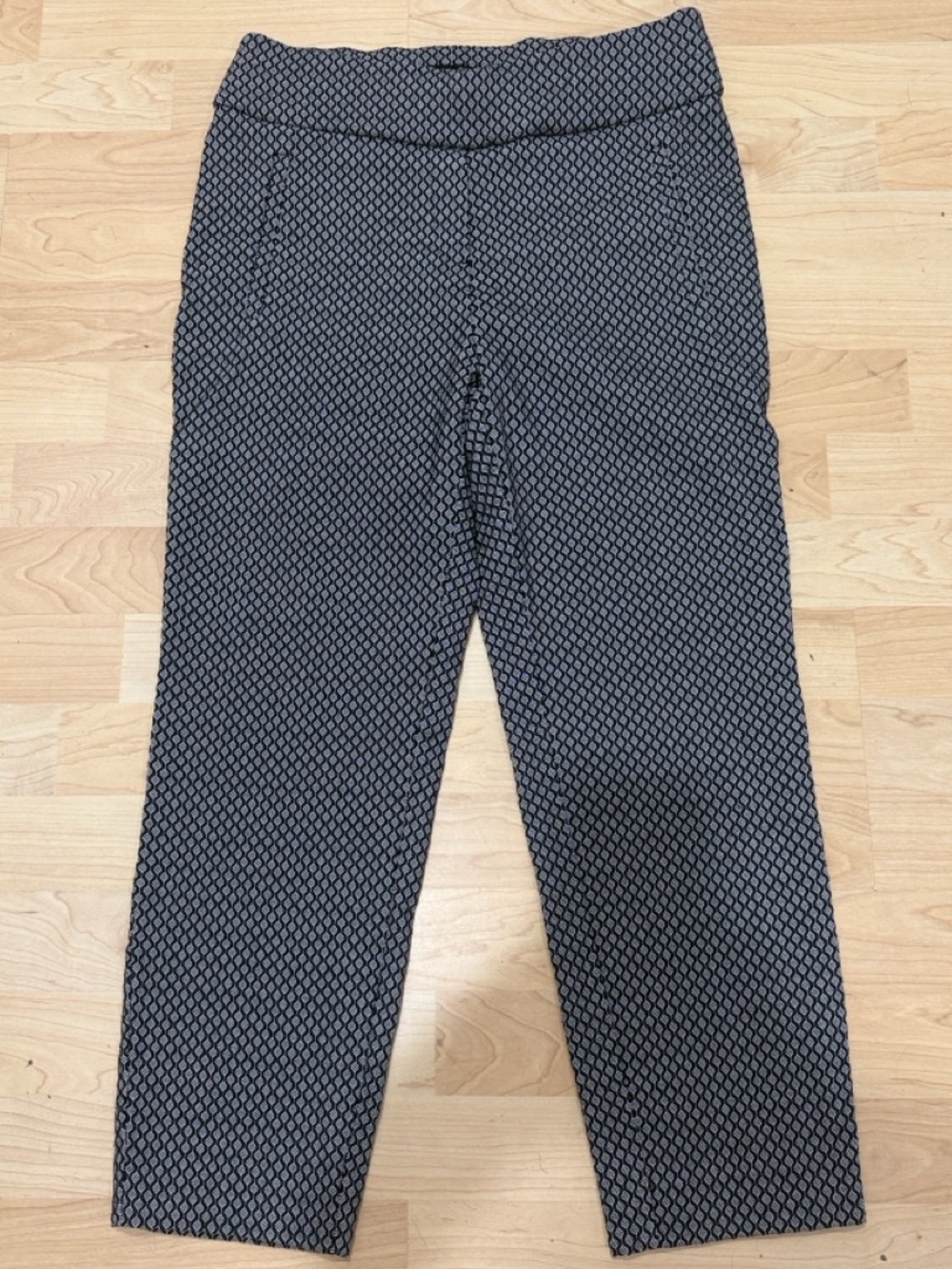 Apt. 9 Women’s Black & White Geometric Pull-On Cropped Pants-size 8